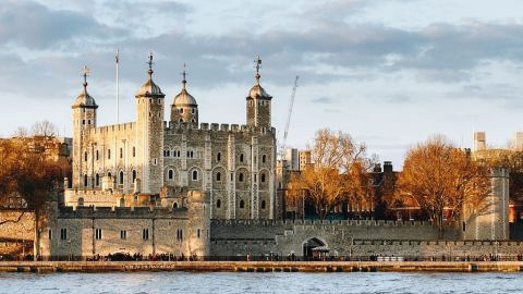 London In One Day Tour with River Cruise