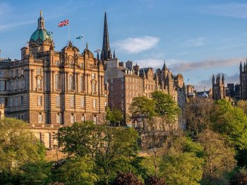 Edinburgh The Royal City - Day Tour from London (standard class)