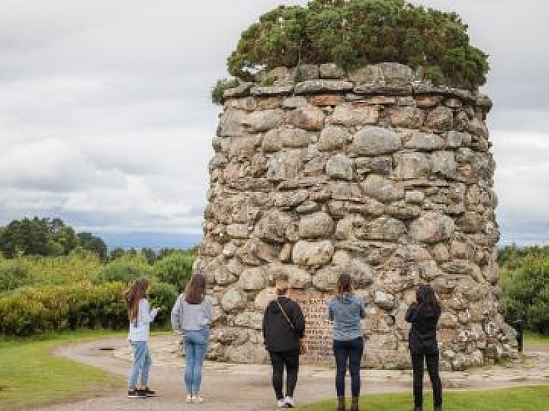 Loch Ness Cruise, Urquhart Castle & Outlander Day Tour from Inverness