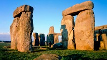 Windsor, Stonehenge & Bath in Portuguese – Stonehenge entry only