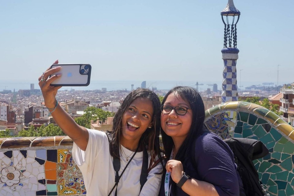 Hoppa över kön - Guidad tur i Park Güell